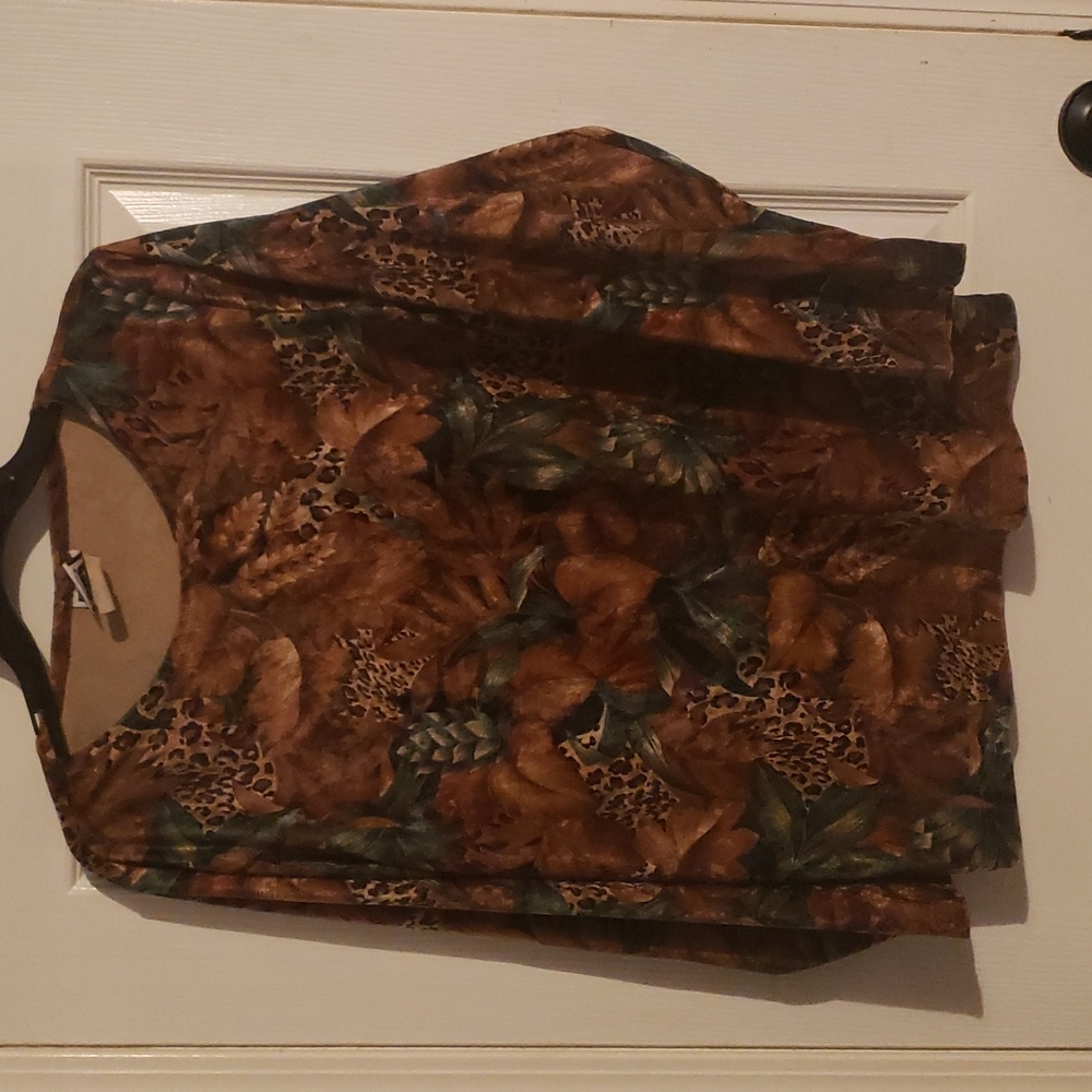 Animal jungle print long sleeve top large